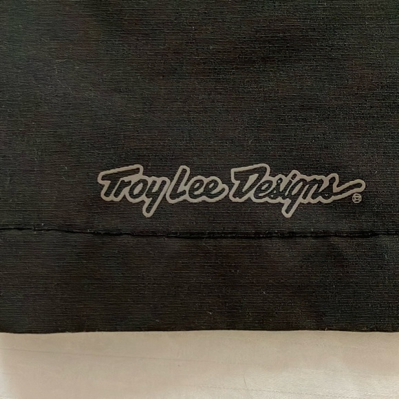 Troy Lee Design motocross fashion sport shorts / mesh venting size SMALL (3-4) - Picture 2 of 16